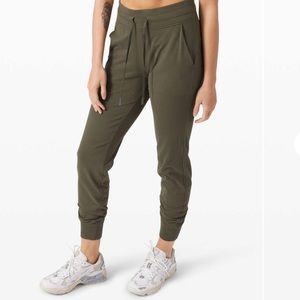 Lululemon Ready To Rulu Pant 29"